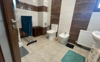 Casa cu teren generos de 750 mp, P+1E in zona Mehala - Poză 19