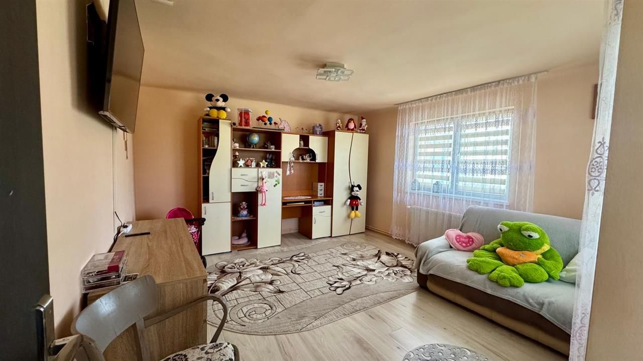 Casa eleganta,curte amenajata, garaj,Central,Brancovenesti,Mures - Poză 13