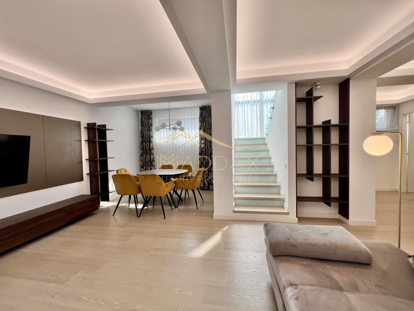 Vila LUX **5 camere**3 locuri parcare** Complex NOU//Sisesti - Poză 2