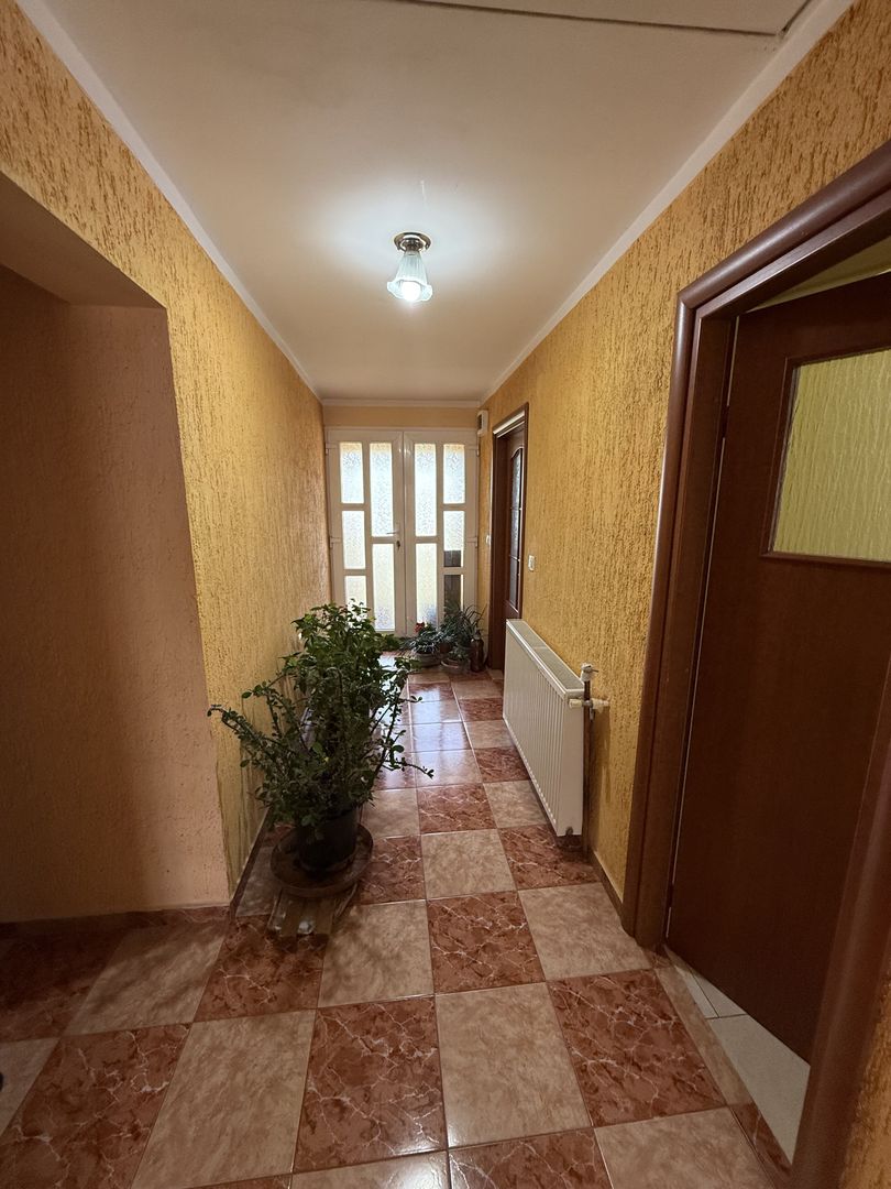 Vila construită in 2010 - P+1+pod - S=236 mp și curte 238 mp Campina! - Poză 31