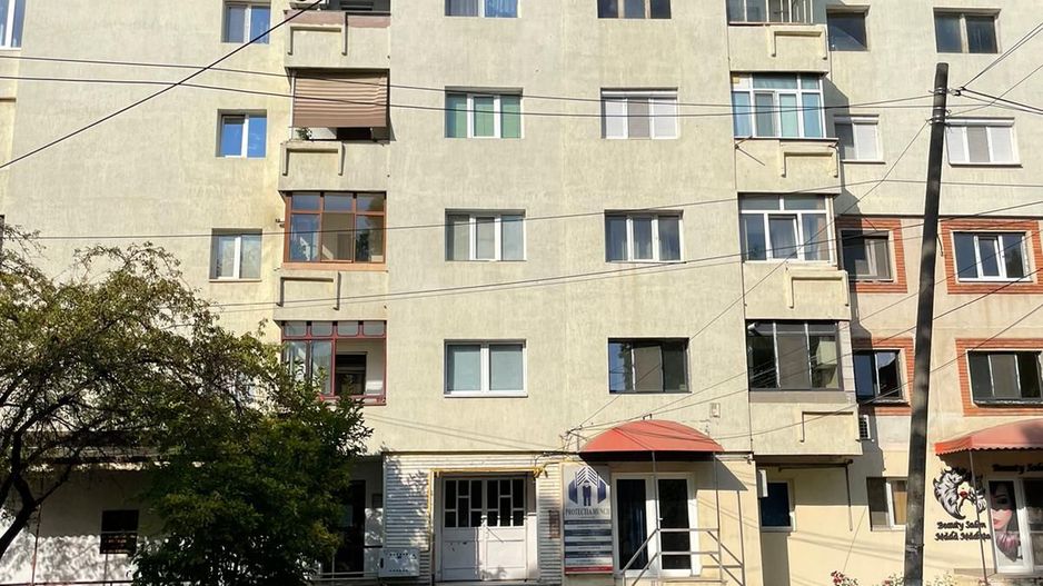 Apartament 3 camere, zona foarte buna. - Poză 3