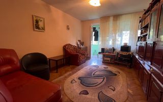 Apartament 3 camere etaj 1 - zona centrala - Poză 2