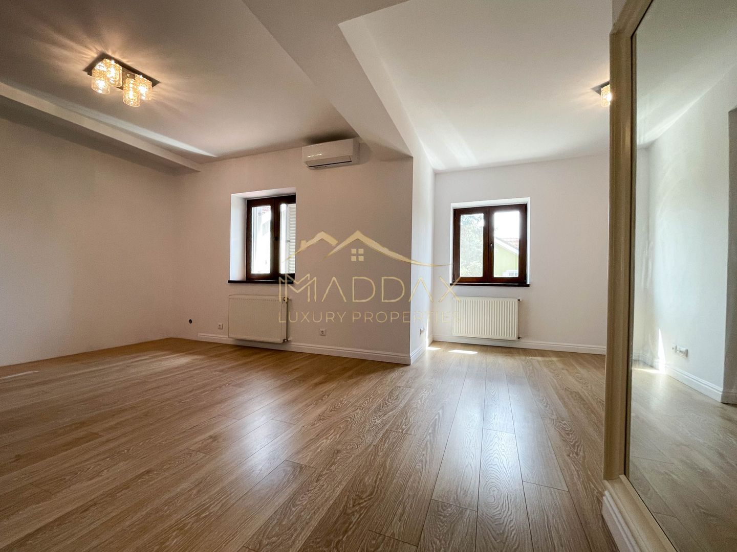 Amazing 6 Rooms Villa // Private Pool // 4 Parking Place / Erou Iancu Nicolae - Poză 26