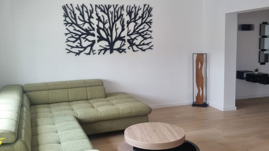 BRASADAS vinde ap 3 cam 4/4 CENTRAL 110mp RENOVAT cu garaj. - Poză 1