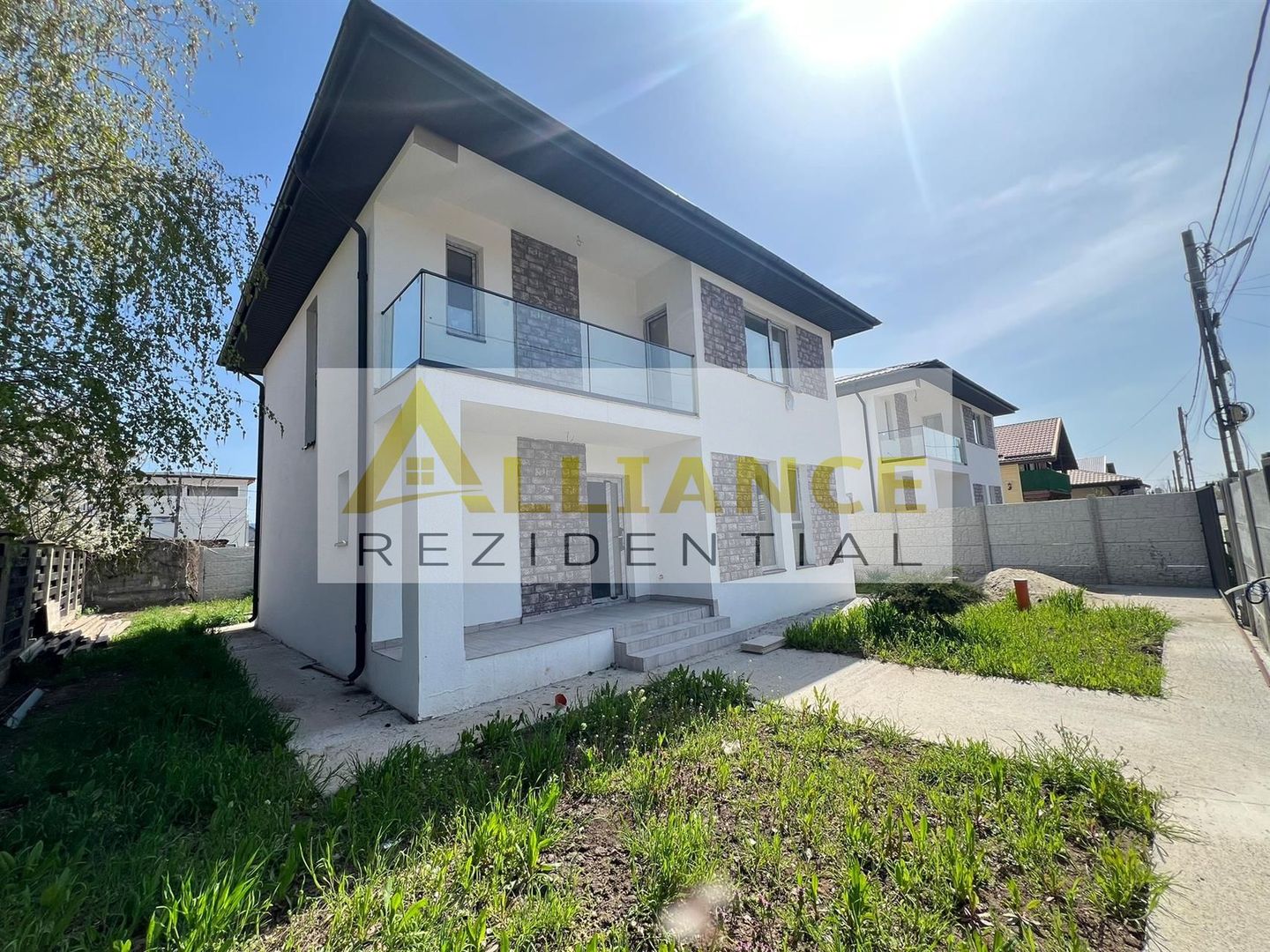 Vila Individuala - 5 camere-3 bai-Strada Miorita-500 M  de STV - Poză 1
