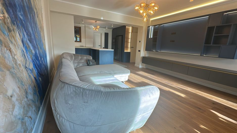 Apartament spatios 4 camere I Zona Avitorilor I Charles de Gaulle - Poză 2