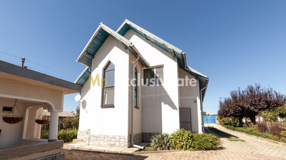 Casa visurilor cu 4000 mp livada roditoare si gradina Darmanesti-Arges - Poză 10