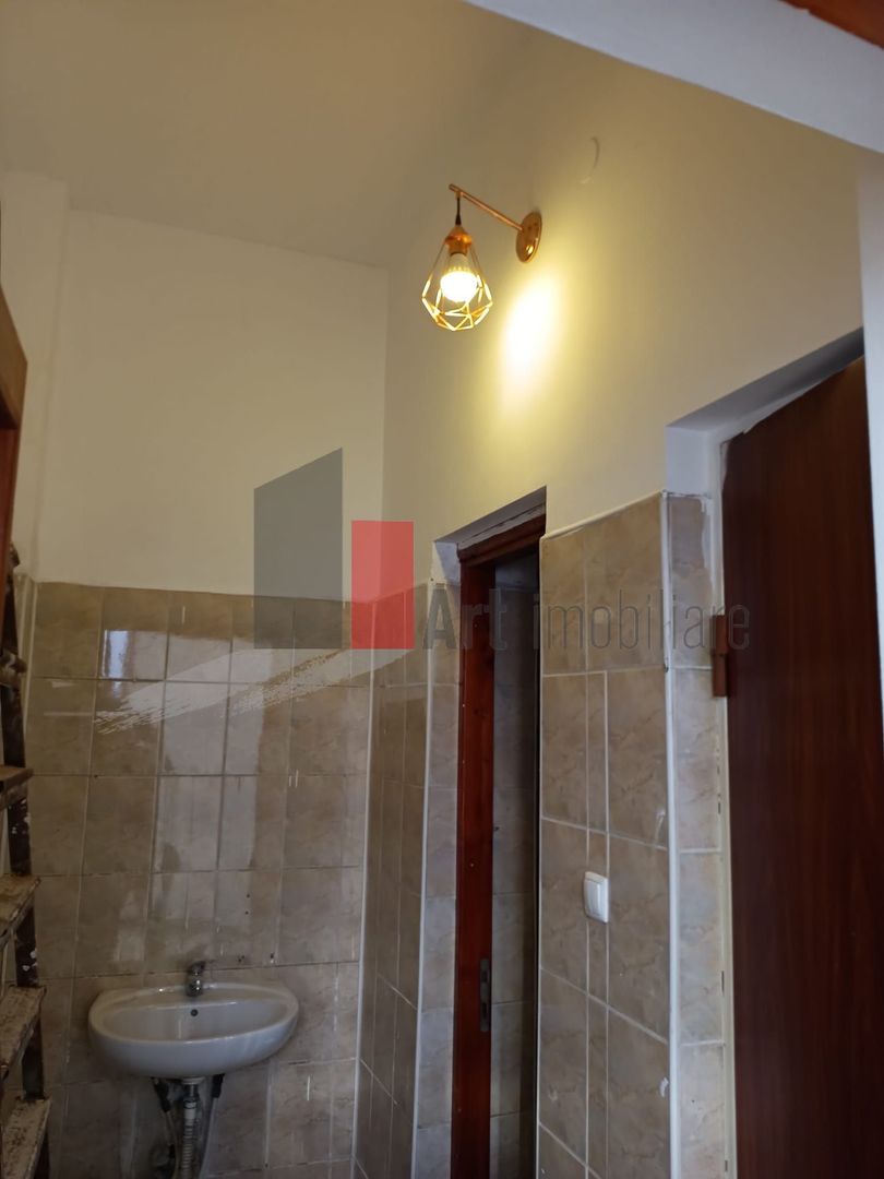 Vila  de inchiriat recent renovata - Poză 15