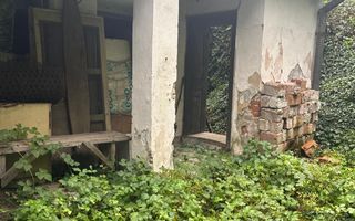 De vanzare teren cu casa de renovat Dej central - Poză 1