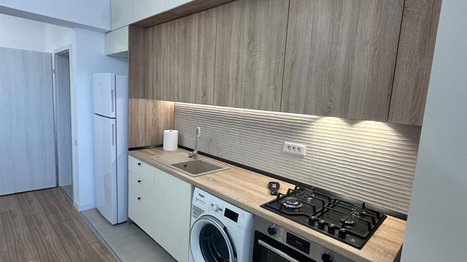 Apartament 2 Camere,metrou Berceni-Prima Inchiriere - Poză 1