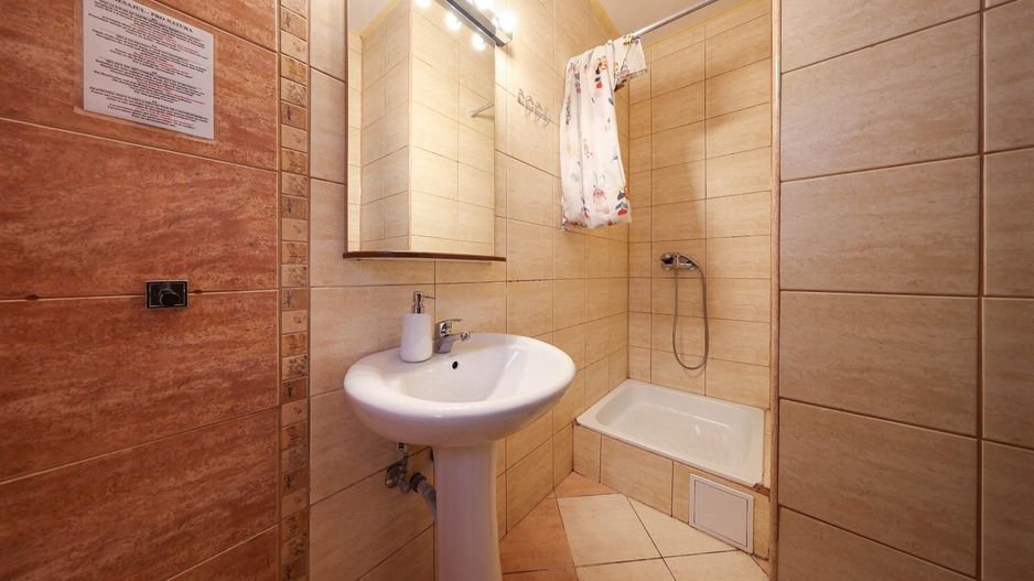 Vilă spațioasă de vânzare în Predeluț, Bran | 2000mp - Poză 28