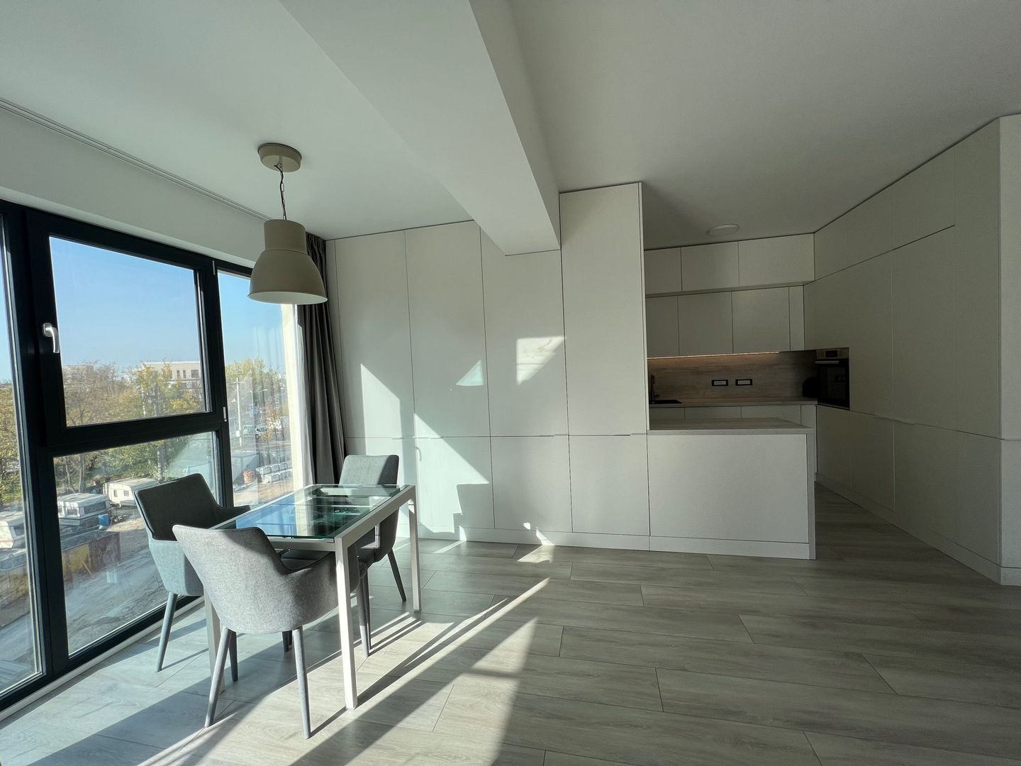 Apartament 4 camere de inchiriat I Sisesti I Terasa spatioasa - Poză 2
