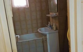 Apartament cu 3 camere de vanzare zona centrala - Poză 3