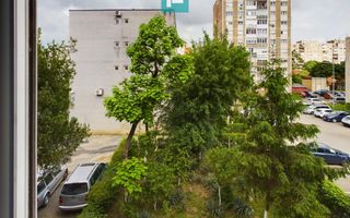 Apartament de vânzare cu 3 camere în Vlaicu - Poză 2