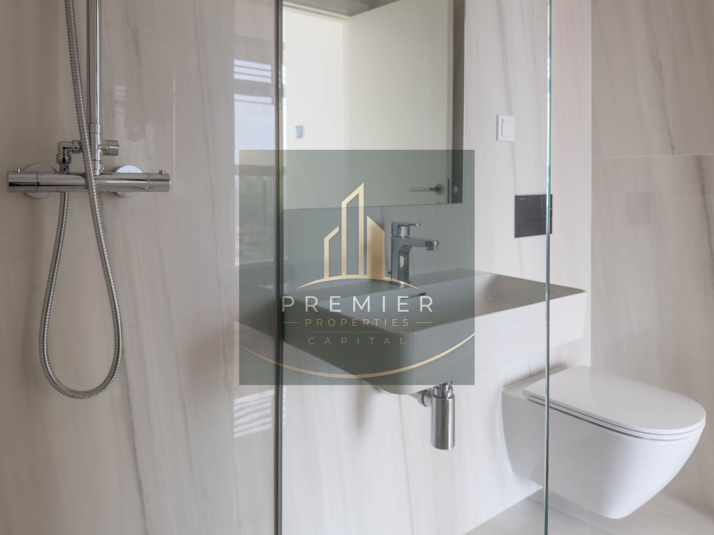 Luxury 2-Bedroom Apartment | Large Terrace | Parking | Prime Location ⭐ - Poză 15