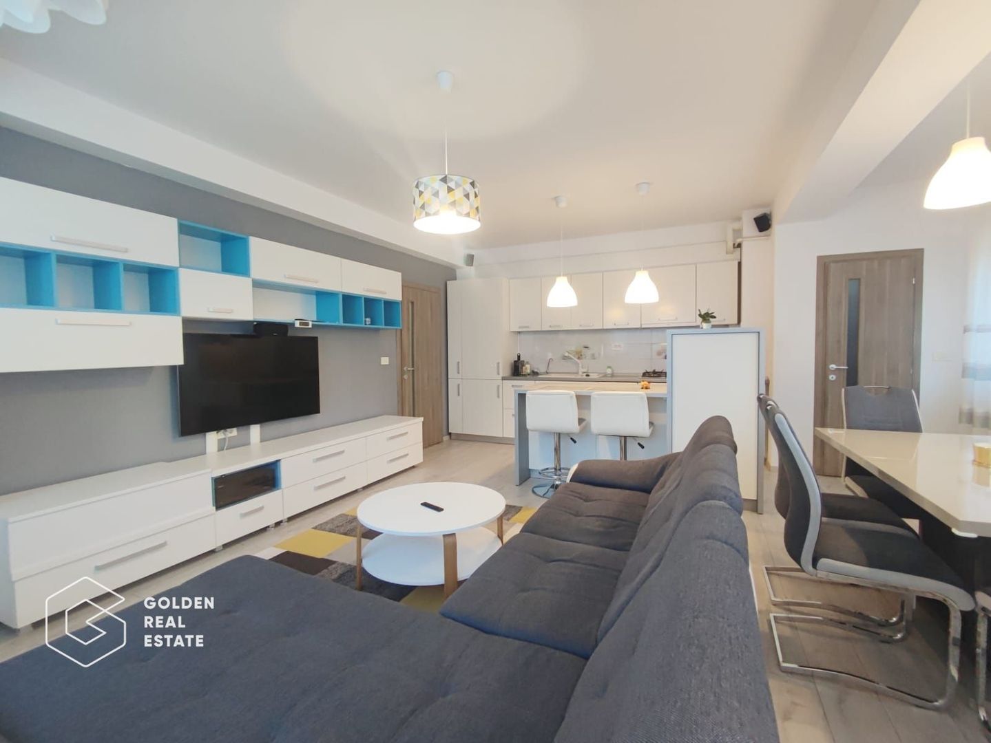 Apartament frumos decorat, spatios, parcare proprie, P-ta Garii - Poză 1