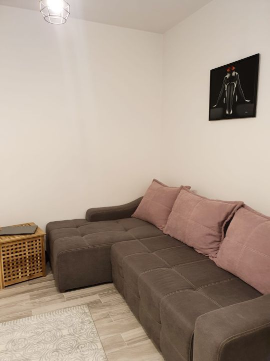 Garsoniera bloc nou Parcul Carol-Unirii boxa, parcare in curte - Poză 1