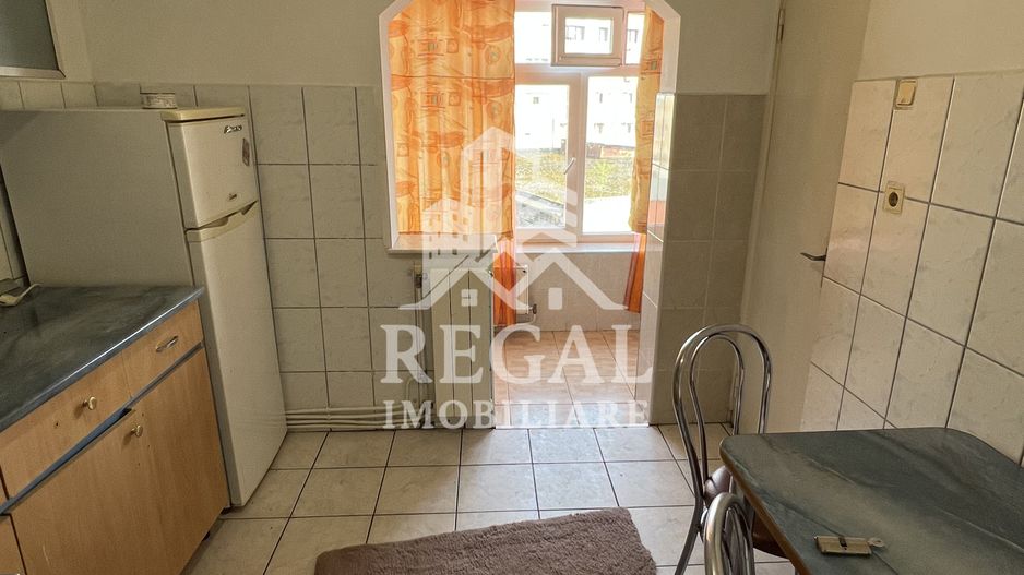 Apartament decomandat, 54 mp, etaj 2/4 – Zona M5, lângă Mall G-Plazza - Poză 3