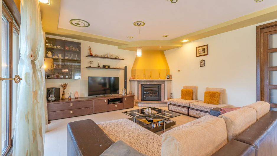 Casa Sacele amplasata in vecinatatea padurii cu pompa de caldura - Poză 3