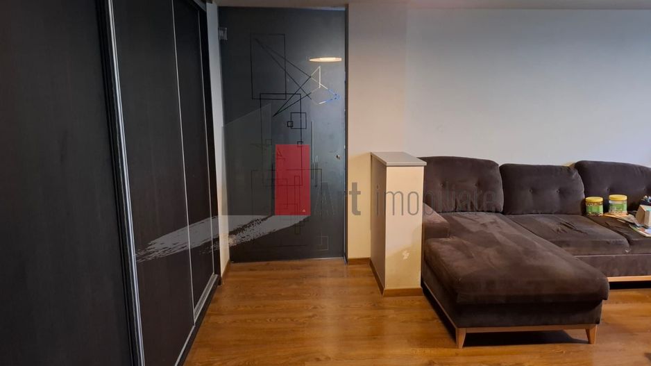 Vânzare apartament 3 camere Obregia - Poză 1