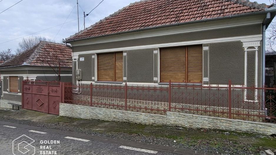 Casa cu 2 corpuri de cladire, oras Lipova - Poză 2