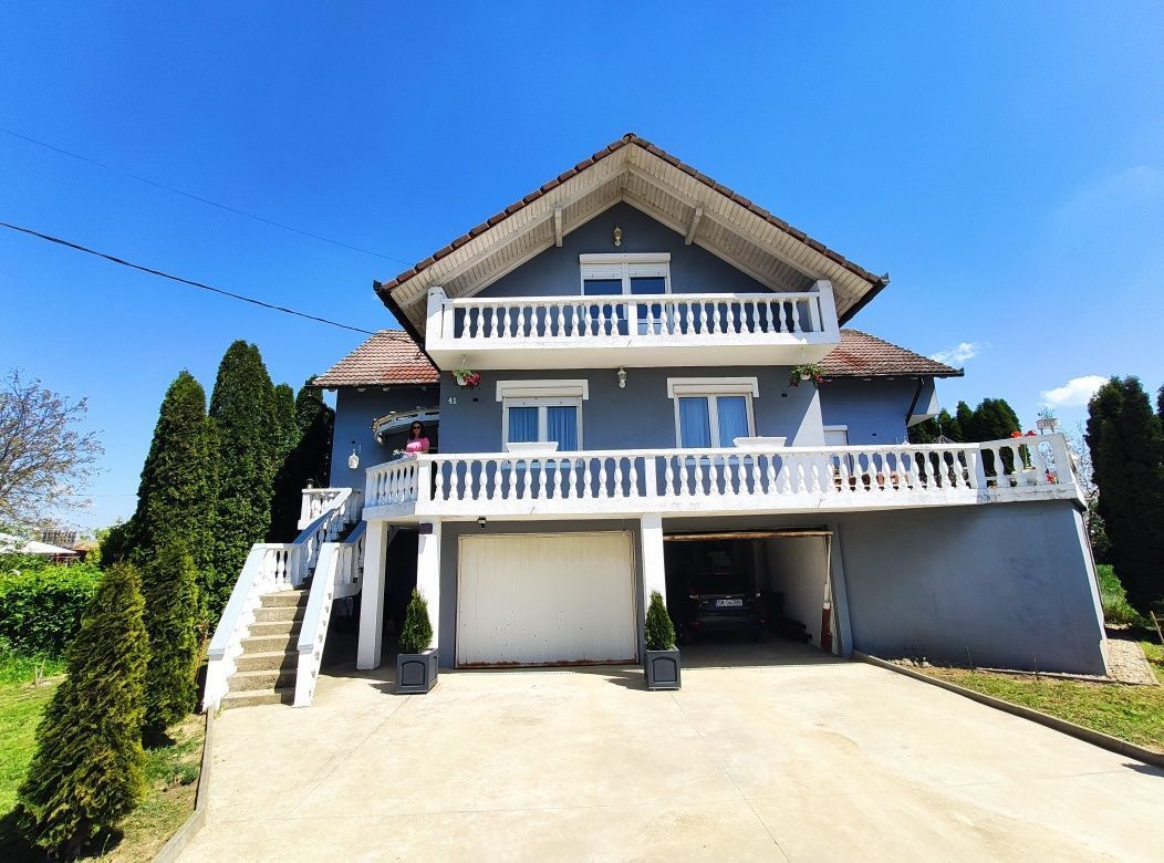 BRASADAS vinde casa cu 7 camere si teren 890mp în Decebal. - Poză 1