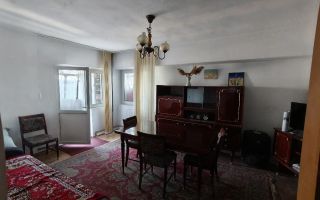 Apartament 2 camere, Pașcani, zona Piață Vale, etaj 2, bloc 1990, renovat recent - Poză 1