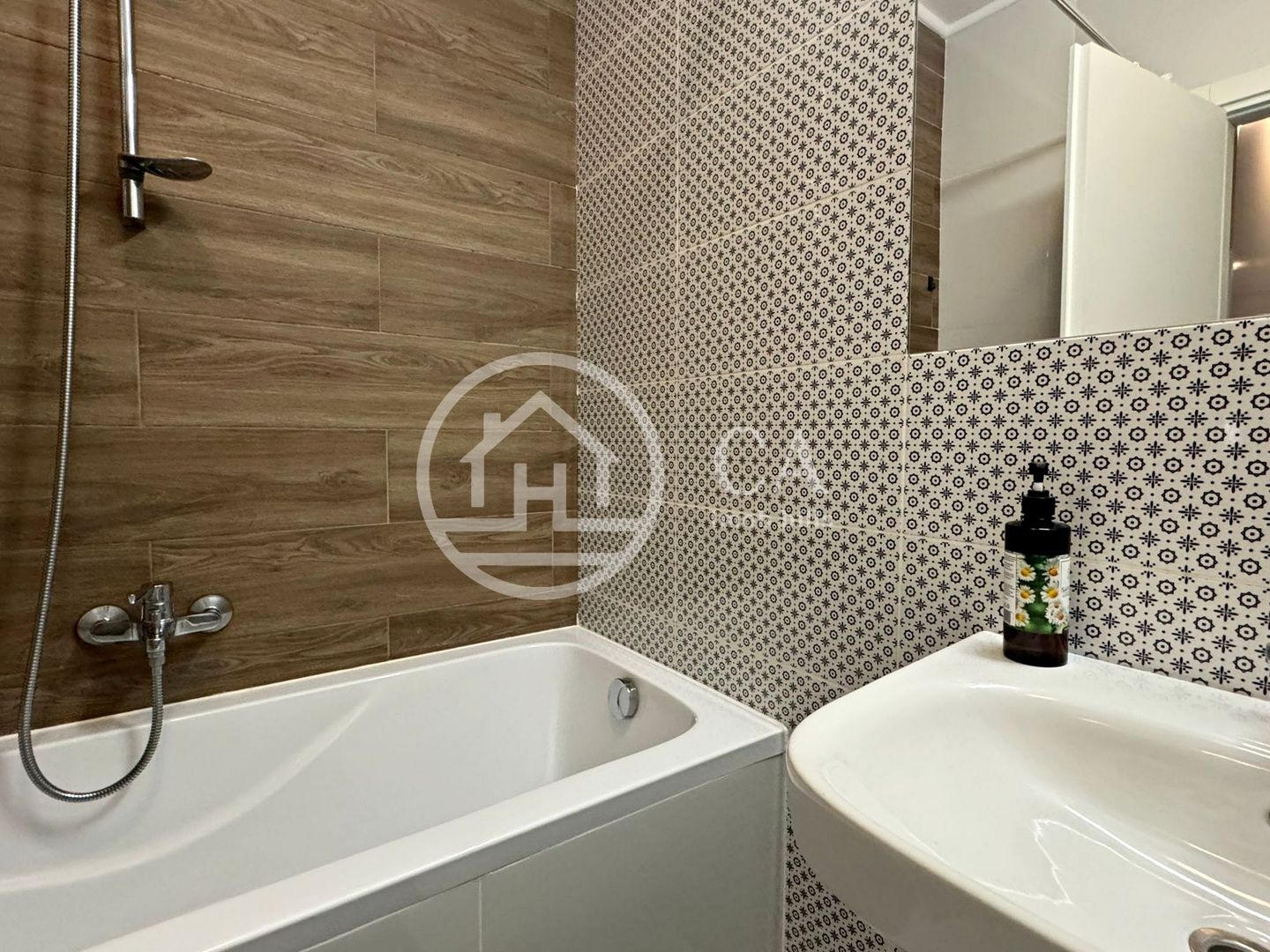 Apartament de închiriat cu 3 camere în Prima Universității, Oradea - Poză 8