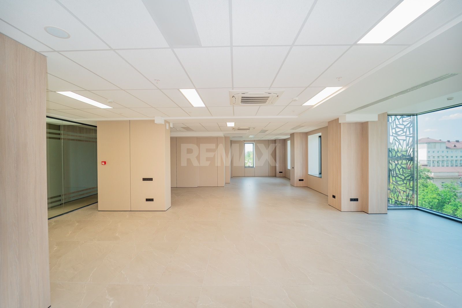 Spațiu Comercial de Închiriat – 120,7 m² - Poză 3
