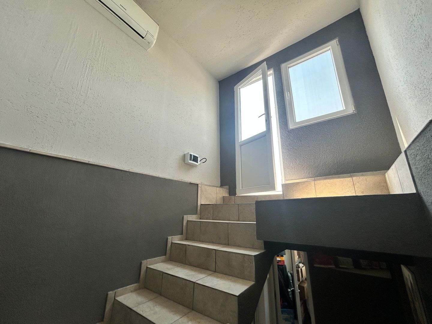 Casă P+1E cu terasă circulabilă, garaj amenajat și finisaje moderne - Poză 21