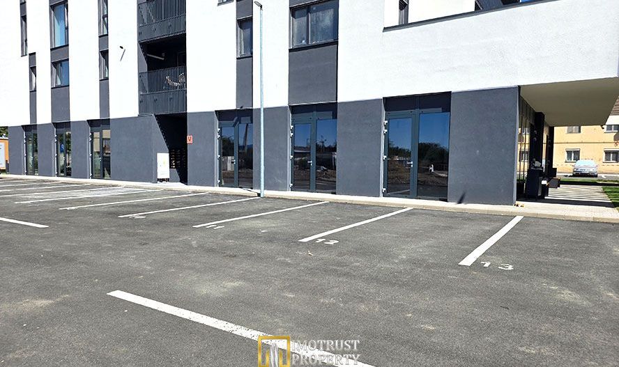 Spații comerciale de vânzare/închiriere în Via Universitate Arad - Poză 4