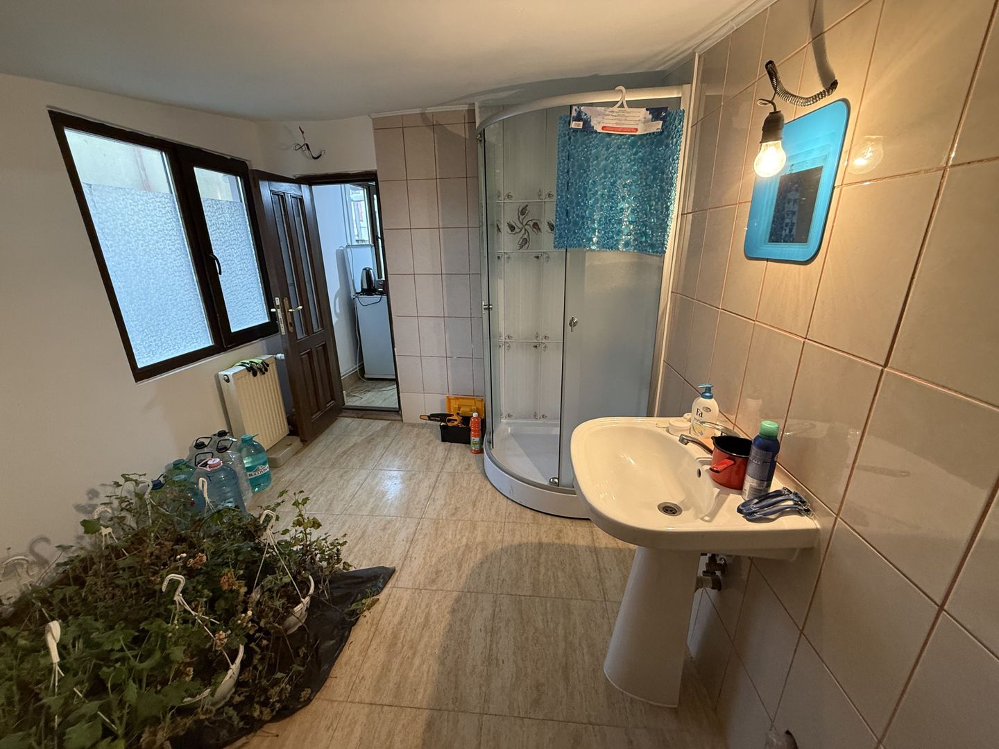 Spațiu de închiriat în Vilă - 2 camere+birou+curte în Campina - Poză 11