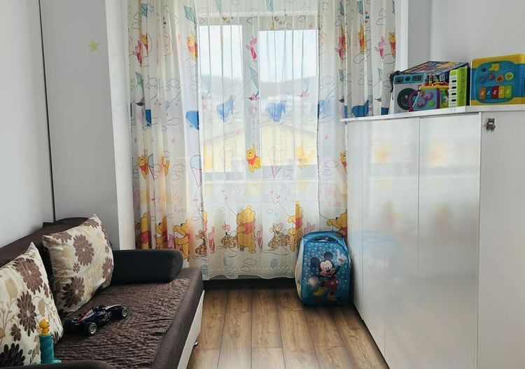 Apartament 3 camere, mobilat și utilat, doua balcoane, parcare. - Poză 4