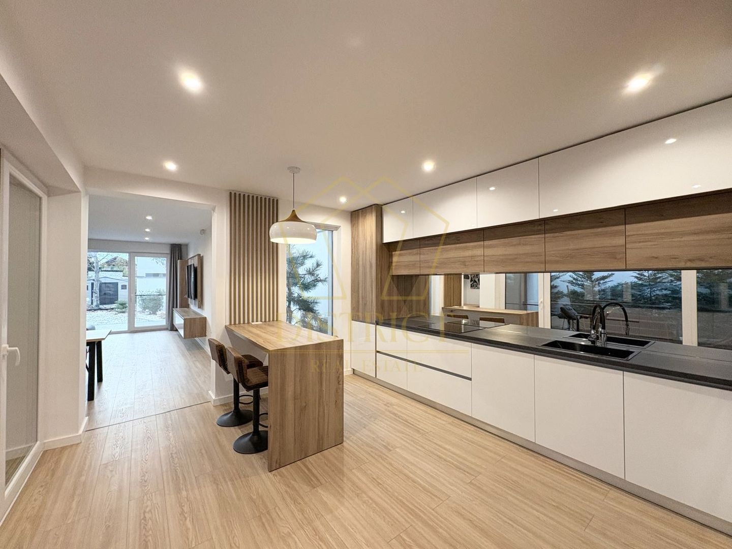 COM 0% | Duplex deosebit cu 4 camere, despărțit prin camera tehnica | Girocului - Poză 1