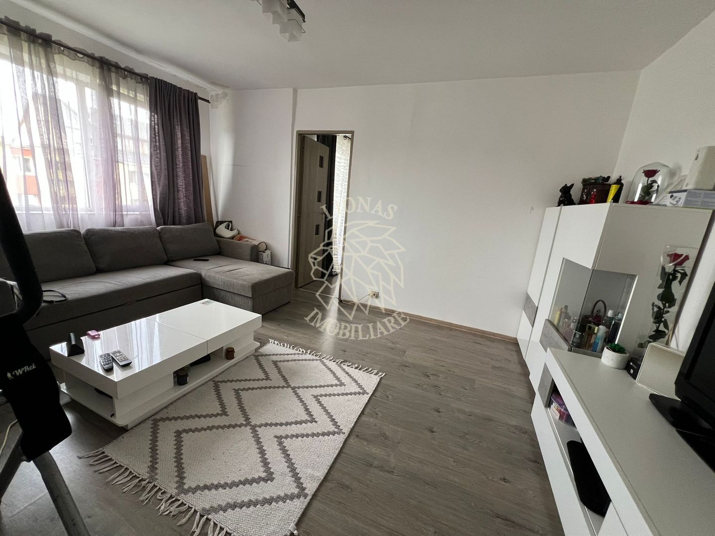 Apartament 2 camere-balcon-Zona Decebal, Apolo - Poză 1