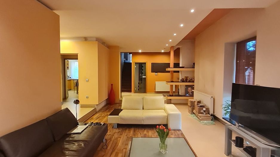 Vila individuala,la 10 min de Piața Victoriei! - Poză 3