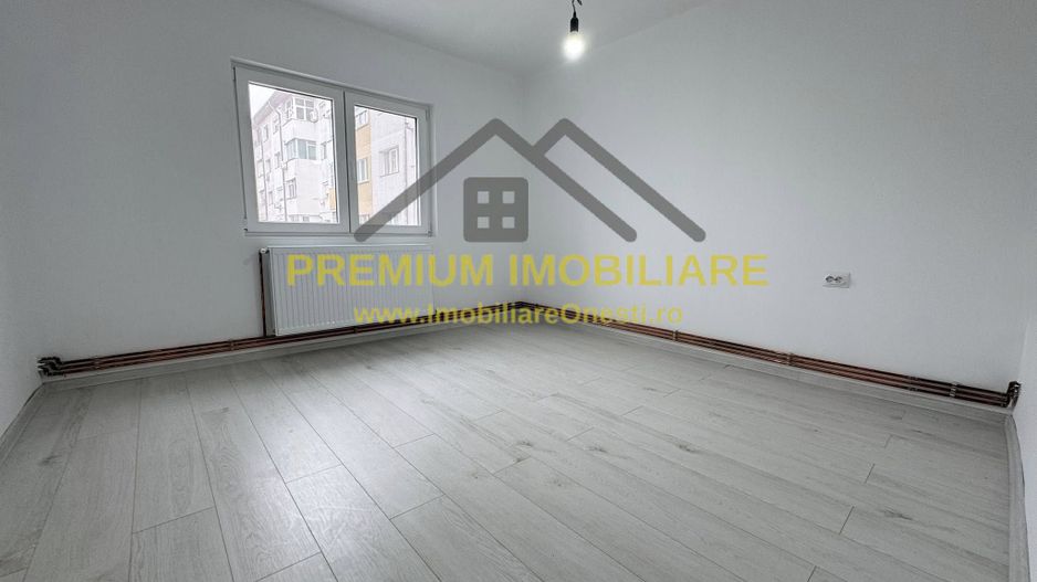 Apartament 2 Camere - Etaj 1 - Zona Mal - Renovat - Poză 4