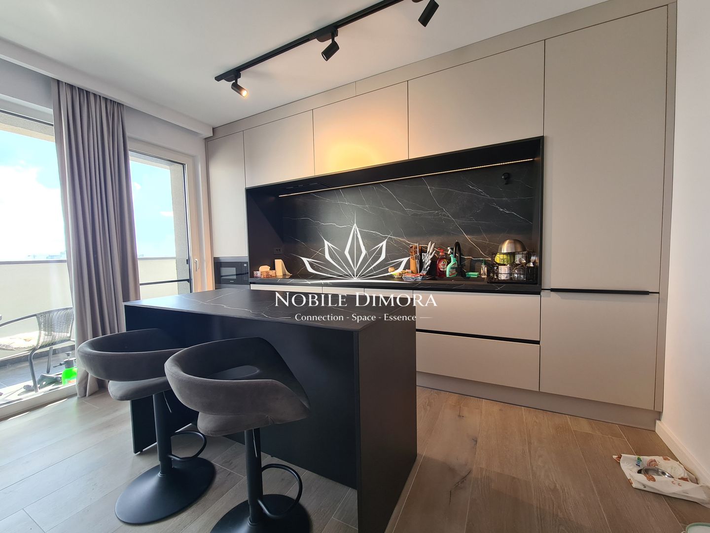 Iris Armoniei - Apartament cu 2 camere la ultimul nivel cu parcare privata - Poză 3