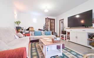 Casă spațioasă de vânzare – Strada Republicii nr. 105, Dragomirești - Poză 2