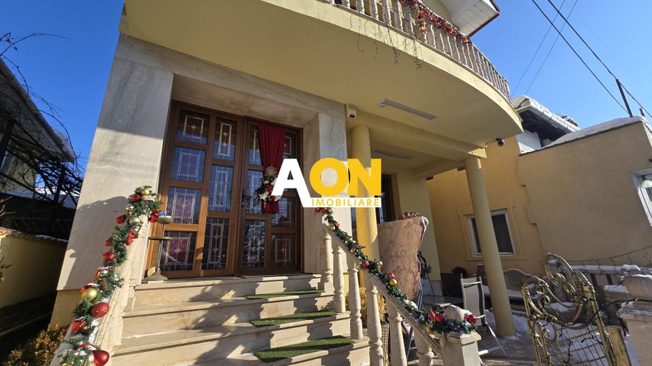 Casa Individuala 5 Camere, Zona Hotel Cetate - Poză 1