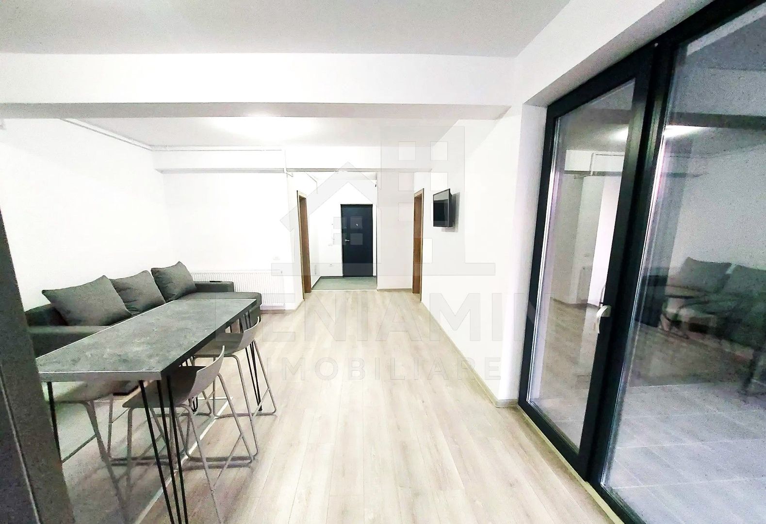 Apartament 2 camere - Platinum Residence - Coresi - Parcare 66.4mp - Poză 2