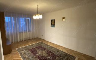 Apartament cu 3 camere în zonă centrală - Poză 2