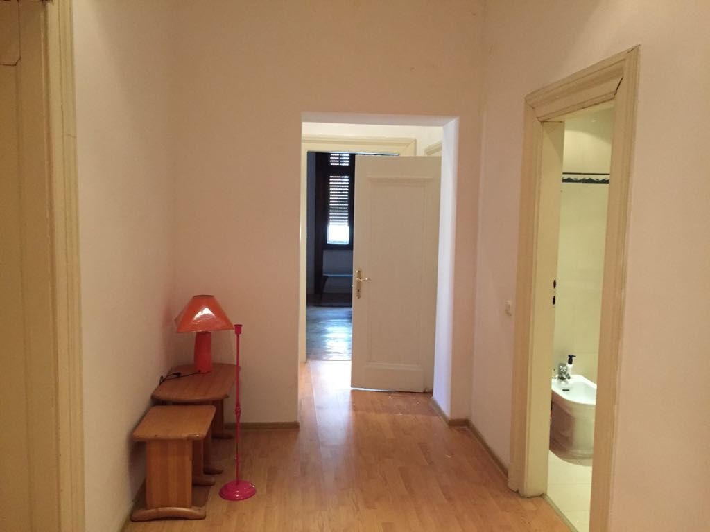 Apartament deosebit cu 3 camere în zona P-ta Victoriei - Poză 13