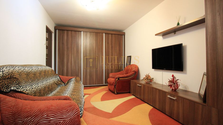 Zona Lipovei, 2 camere,  centrala proprie - Poză 1