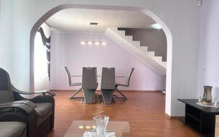 Priveliste frumoasa! Vanzare casa cu 3 camere in Sotanga! - Poză 1