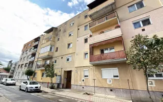 Apartament 2 camere MV1 Str. Narcisei 5 Etaj III - Carei - Poză 12