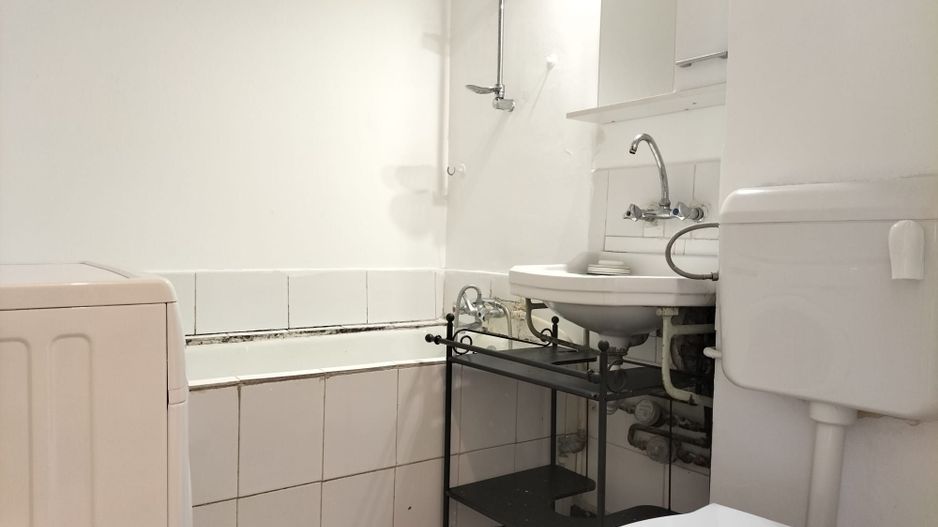 Inchiriere apartament 2 camere zona 1 Mai langa statia Metrou - Poză 9