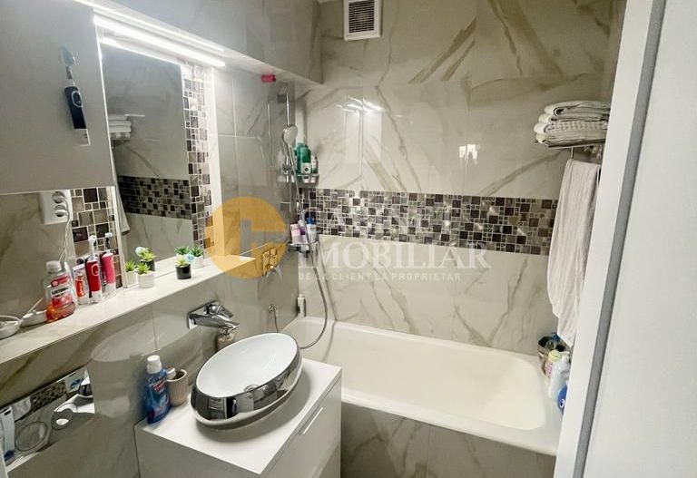 Apartament cu 3 camere - Etaj Intermediar - Bloc Fara Risc - Podu Ros - Poză 5