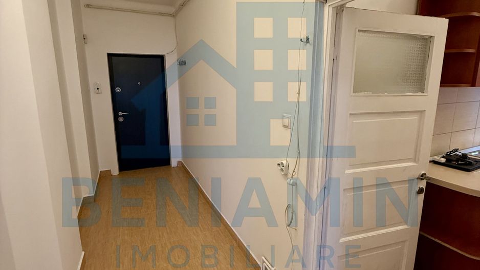 2 camere - 55mp - etaj 3 - centrala proprie - parcare - Central - Poză 7