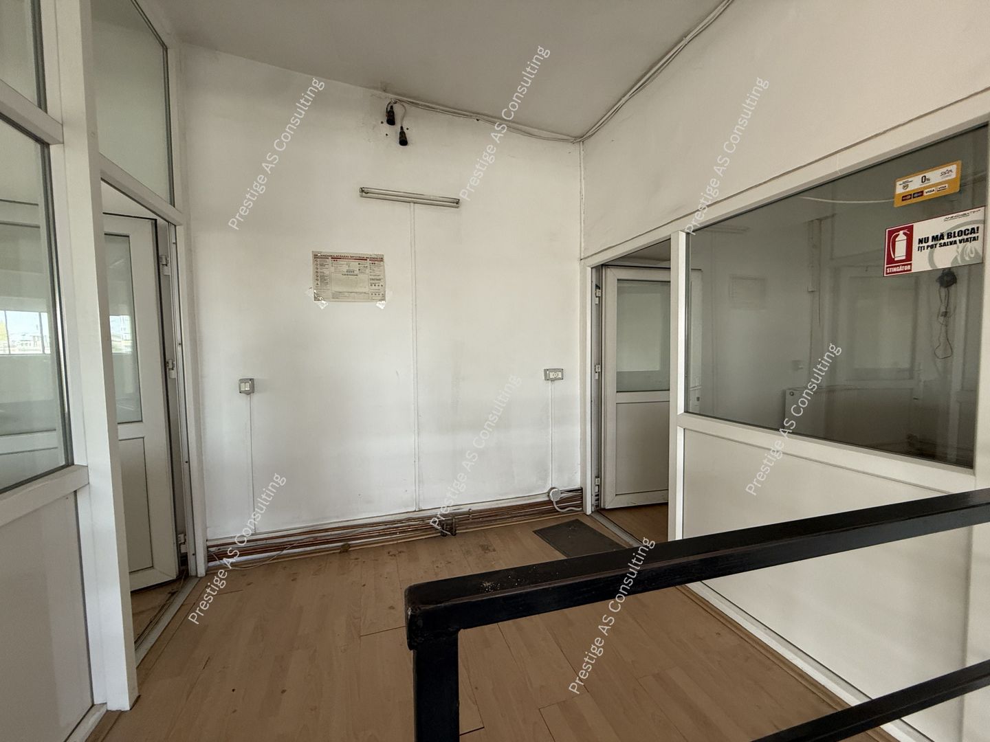 Hala 300 mp | Birouri + Vestiar | Acces auto | 3 intrari | Zona Lipovei - Poză 12